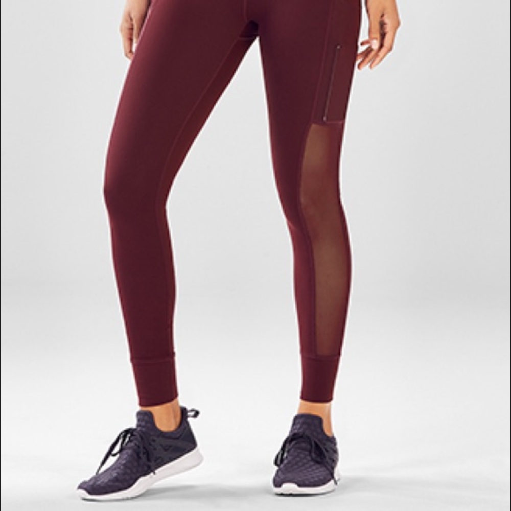 Fabletics High-Waisted Pocket Legging w/Mesh Panel